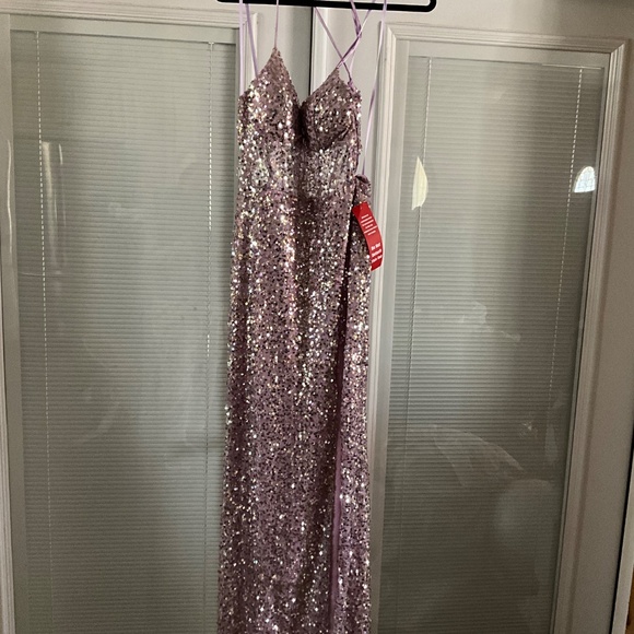 Dress - Picture 4 of 4